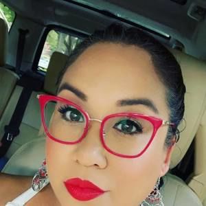 Meet your Posher, Elena